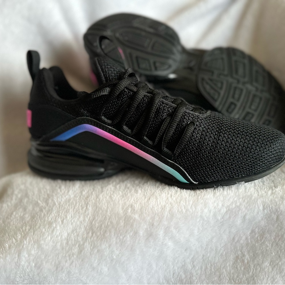 Women’s Puma Axelion Training Sneakers